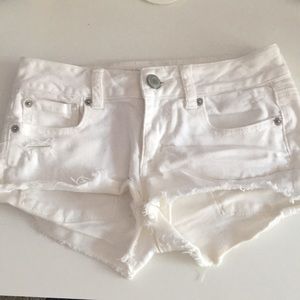 White American Eagle shorts