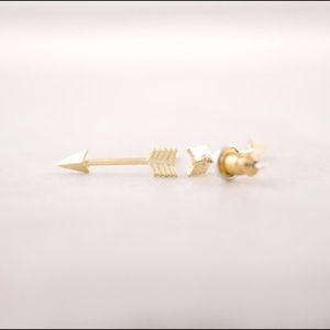 BRAND NEW GOLD ARROW EARRINGS