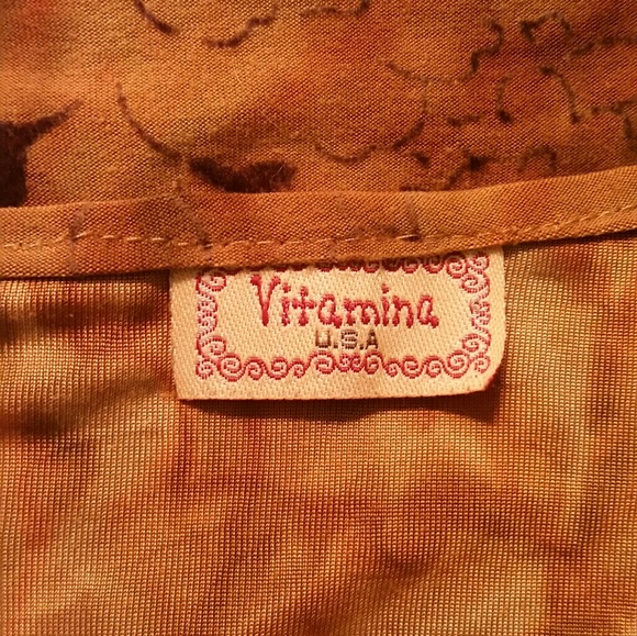 VITAMINA Stretch BOHO Top with Floral Trim - Picture 5 of 5