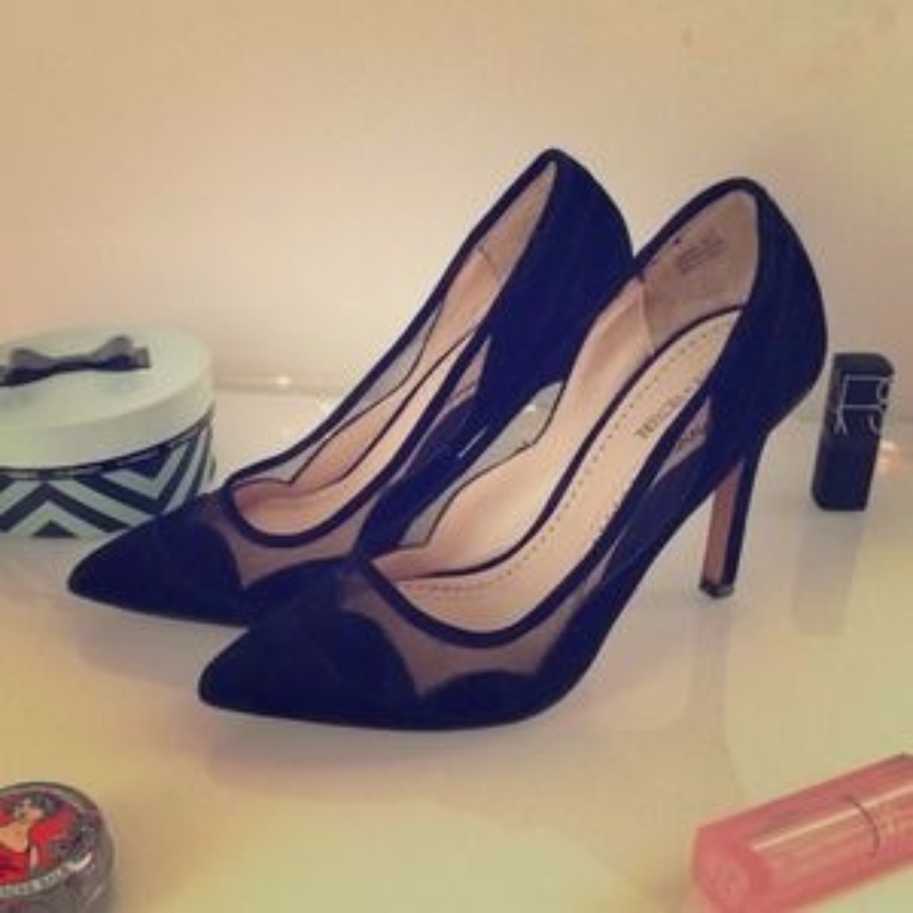 Price⬇️ Black Pour La Victoire Chantel Pumps