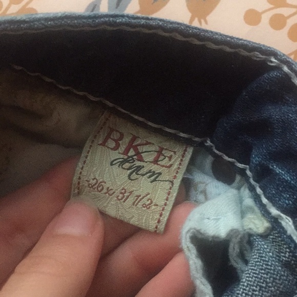 Buckle Jeans - Picture 4 of 8