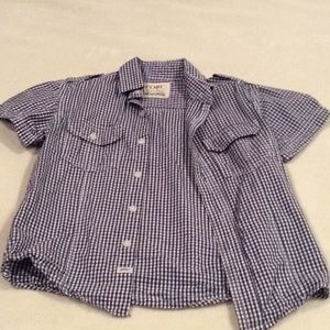 Boys barely used size 6 button down shirt