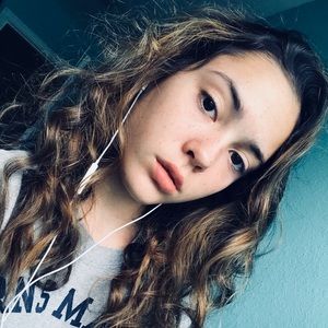 Meet your Posher, Makayla