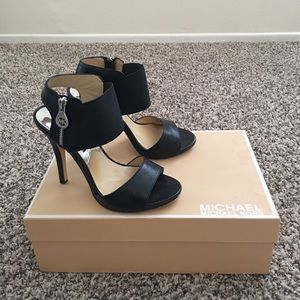 Michael Kors - Black Odelia Heeled Sandal (Size 7)