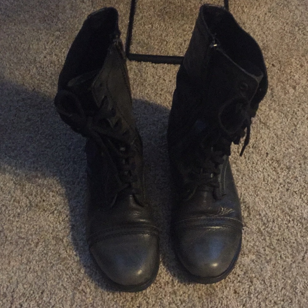 Blackish grey Steve Madden combat boots