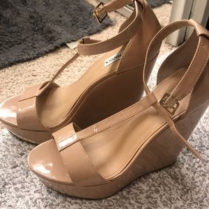 Steve Madden Nude wedges patent leather