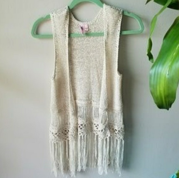 ☇SALE🍁Boho Fringe Crochet Vest - Picture 1 of 3