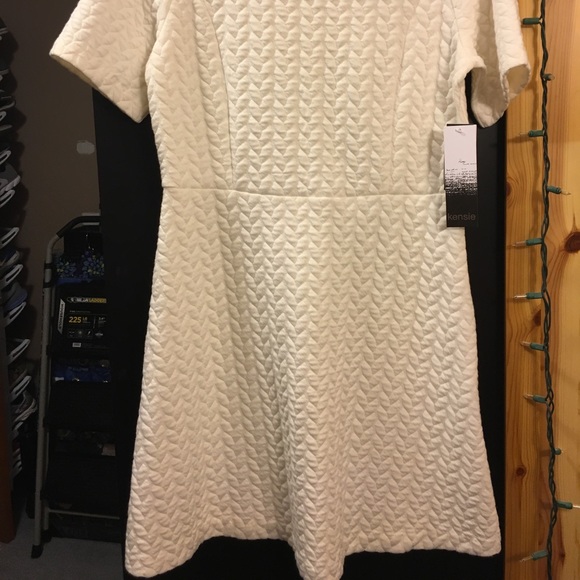 Kenzie Dress - Picture 2 of 3