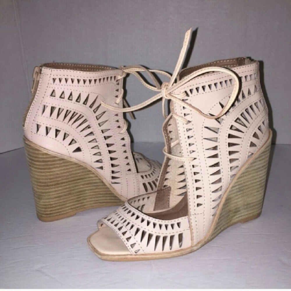 Jeffrey Campbell rodillo wedge size 7