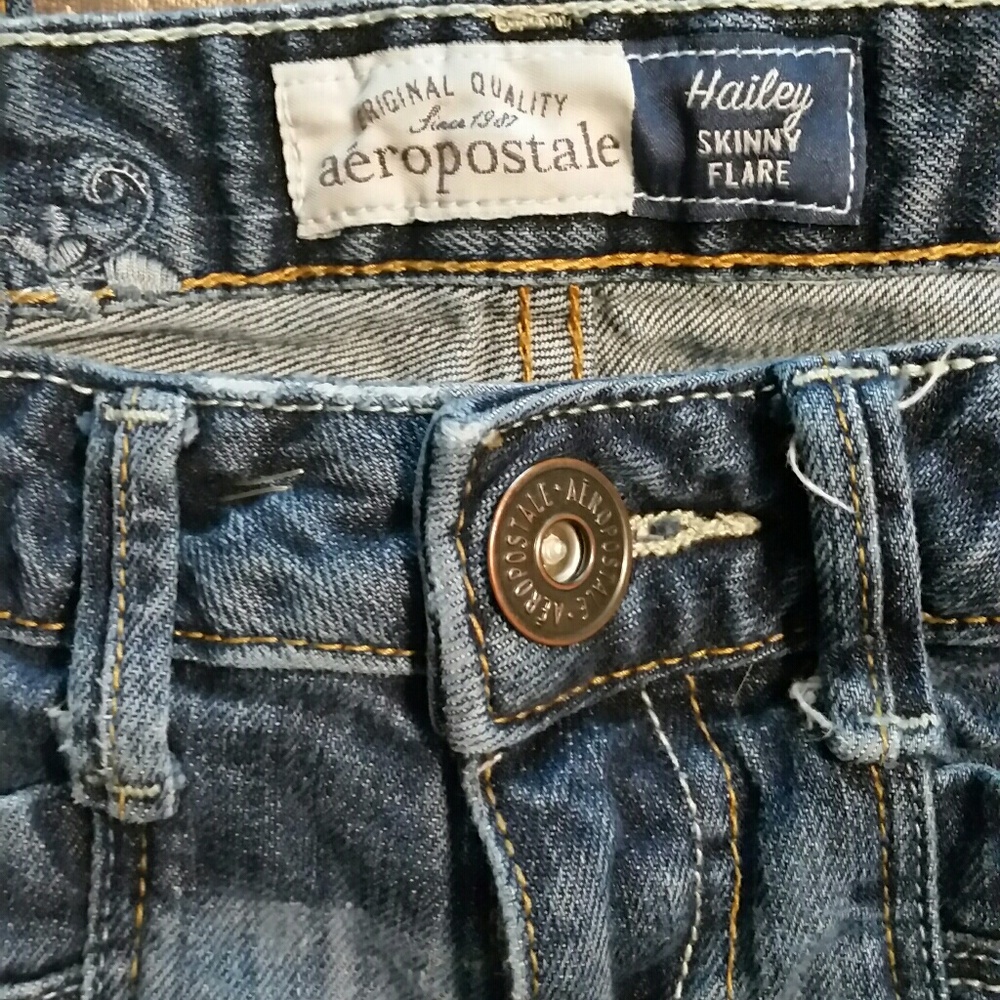 AEROPOSTLE On-trend  Lightly Distressed Jeans