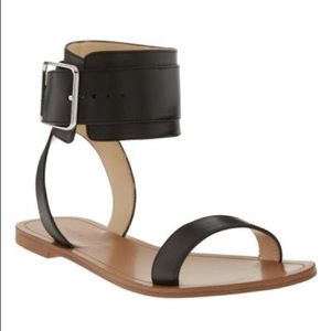 Super cute BR black leather flat sandals