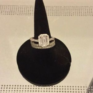 Emerald cut ring