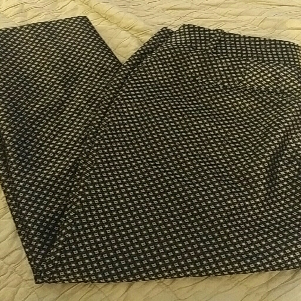 Anne Taylor patterned cropped pants