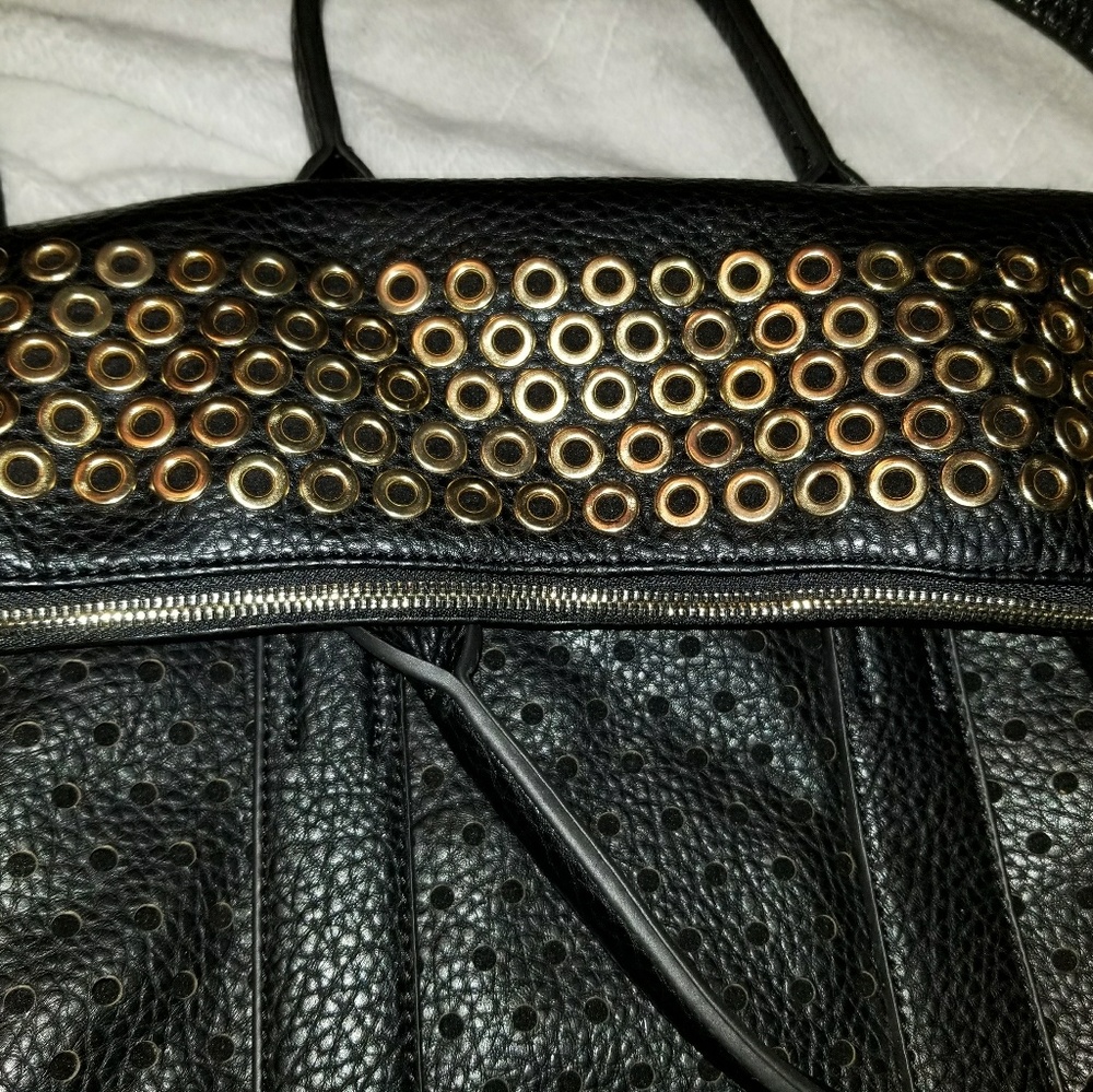 Beautiful new black bag with 2 straps