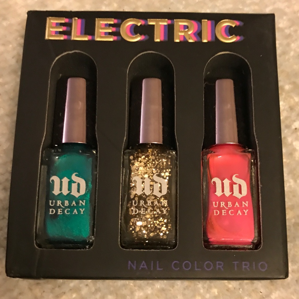 UD ELECTRIC NAIL POLISH TRIO