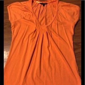 The Limited EUC gently used v neck lovely💋