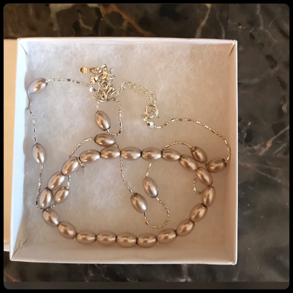 ✨🆕 CHAMPAGNE NECKLACE & BRACKLET SET✨ - Picture 5 of 6