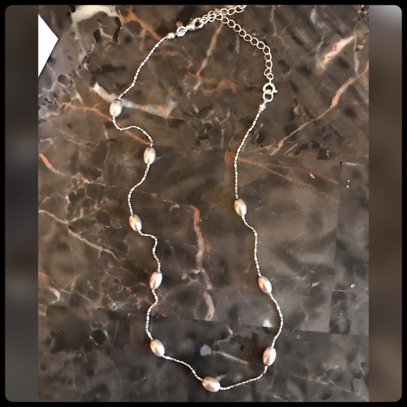 ✨🆕 CHAMPAGNE NECKLACE & BRACKLET SET✨ - Picture 3 of 6