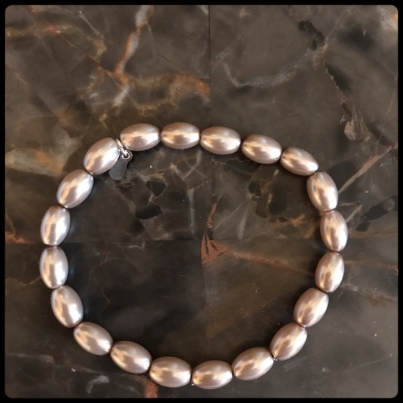 ✨🆕 CHAMPAGNE NECKLACE & BRACKLET SET✨ - Picture 4 of 6