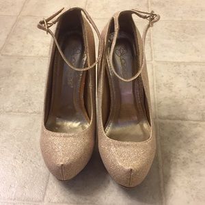 NEW Rose Gold / Gold Metallic Pumps w/ Ankle Strap