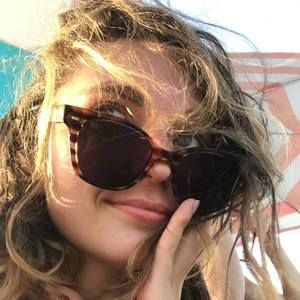 Meet your Posher, Maya