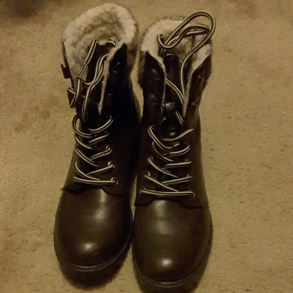 Womens just fab boots size 6