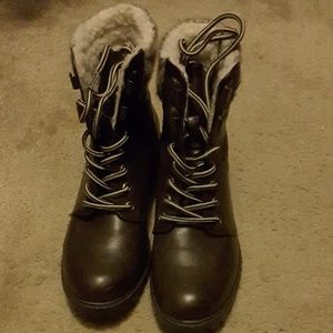 Womens just fab boots size 6