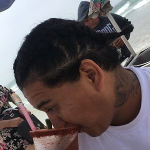 Meet your Posher, Dennis