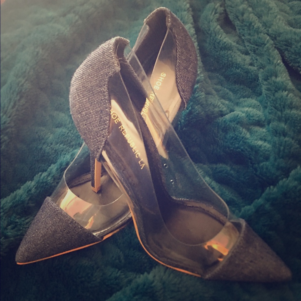 Blue jean & clear pointy toe heels.