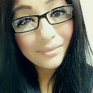 Meet your Posher, Perla