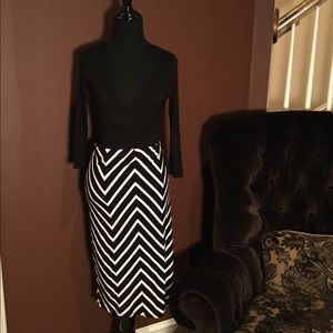 Black and white chevron pencil skirt. XL.
