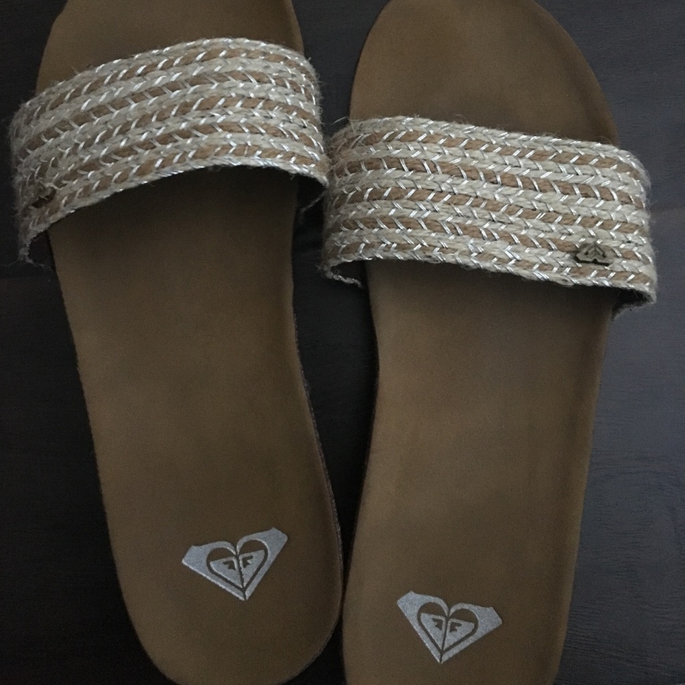 Roxy metallic slides