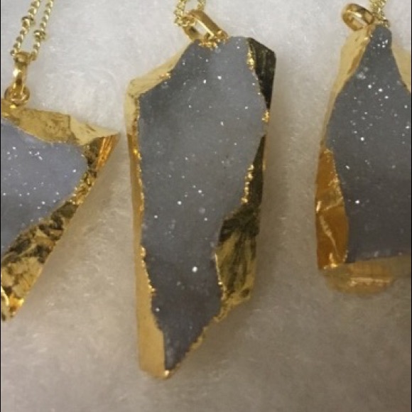 Stunning 18k Gold Druzy Necklace - Picture 2 of 4