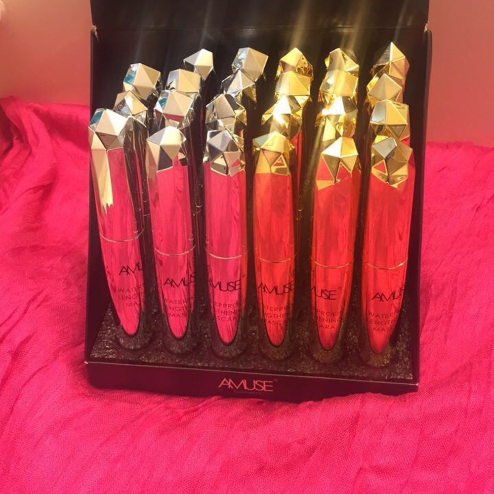 "AMUSE "  Water Proof Lengthening Black Mascara.