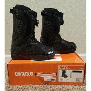 Women's Snowboarding Boots- New  w/box