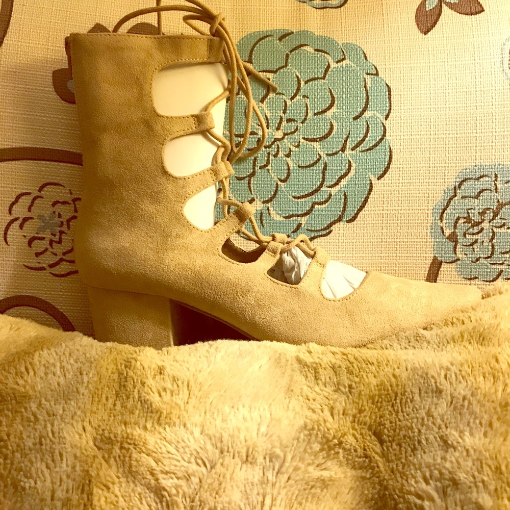 NORDSTROM...COCONUTS by MATISSE LACE UP PUMP