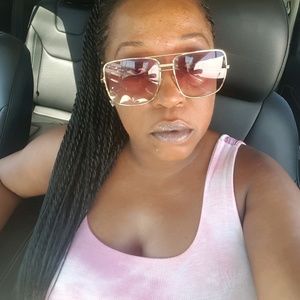 Meet your Posher, Edie