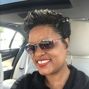 Meet your Posher, Vida