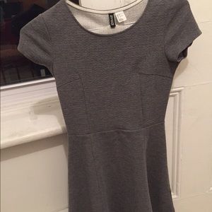 DIVIDED by H&M fit n flare grey dress 👗
