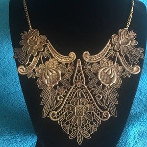 Statement necklace