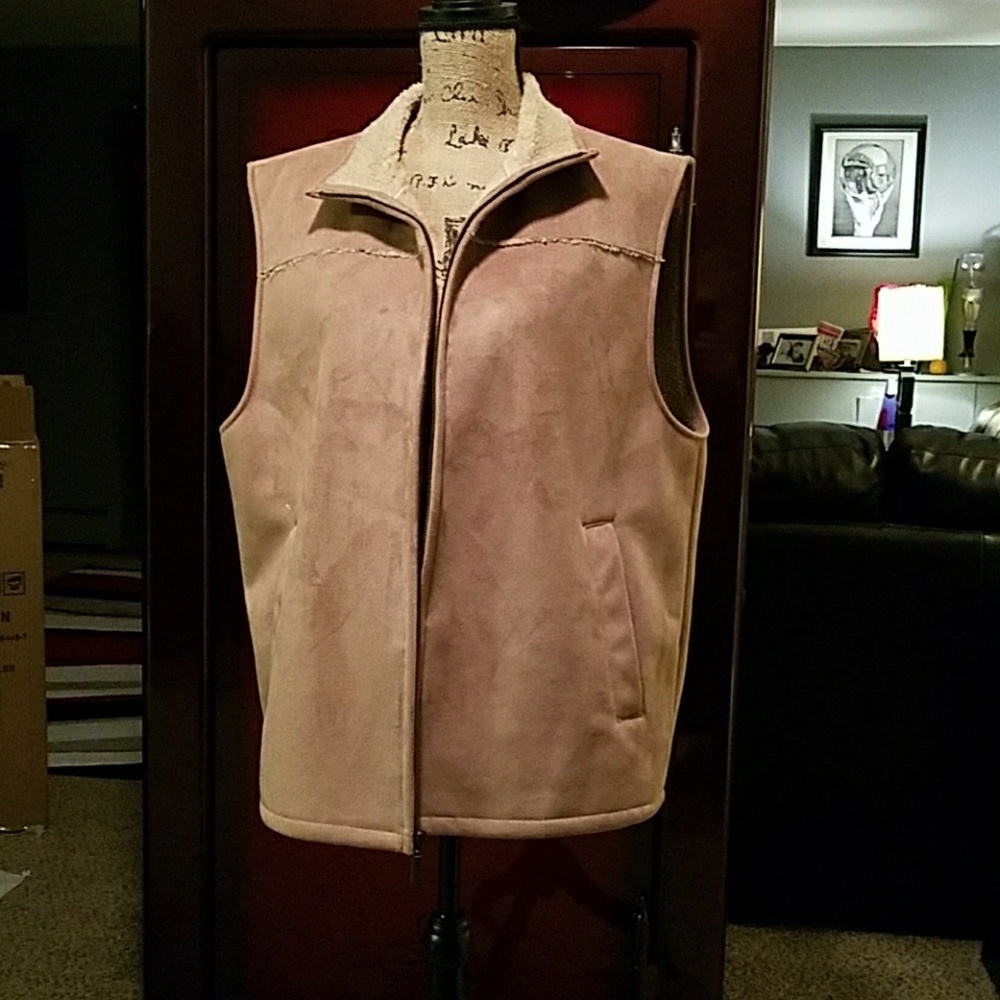 Zippered microfiber vest
