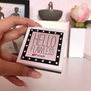 Benefit Hello Flawless Powder Foundation