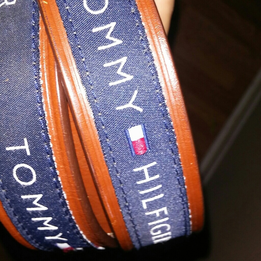 Issa a tommy belt