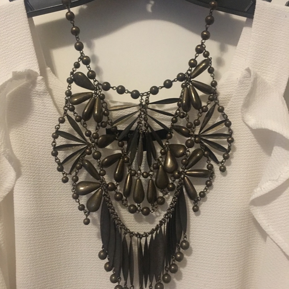 EXPRESS Huge statement bib necklace