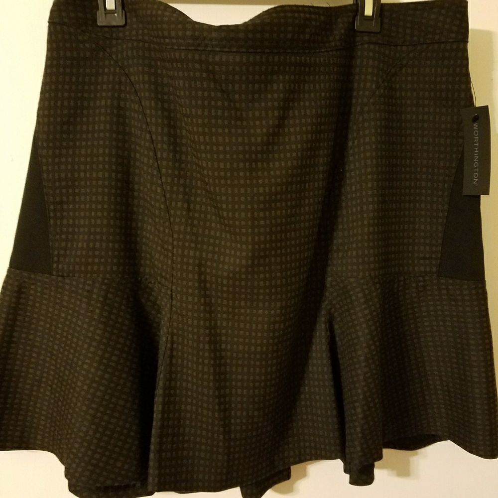 ⭐NWT- Worthington Skirt