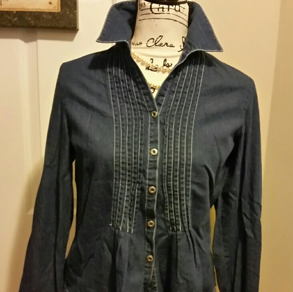 Coldwater Creek Denim Blouse w/Detailed Stitching - Picture 1 of 5