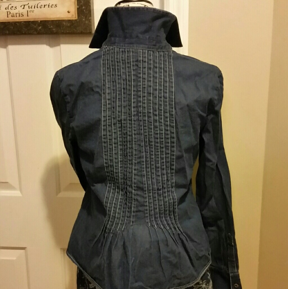 Coldwater Creek Denim Blouse w/Detailed Stitching - Picture 4 of 5