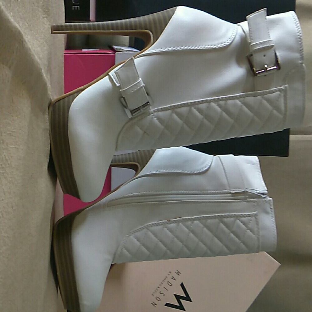Beautiful brand by: KEISHA