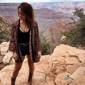 Meet your Posher, Kayla