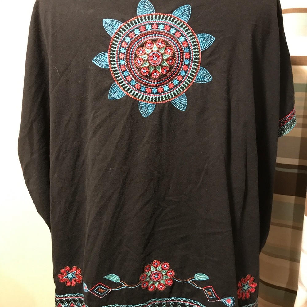 Funky top! - Picture 2 of 4